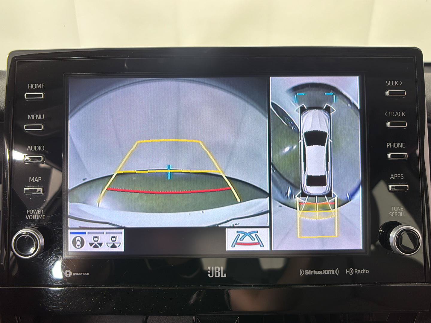 Used 2022 Toyota Camry XLE w/ Navigation Upgrade Package FWD image 30