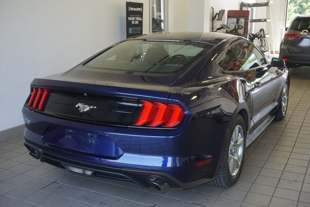 Used 2018 Ford Mustang Coupe RWD image 12