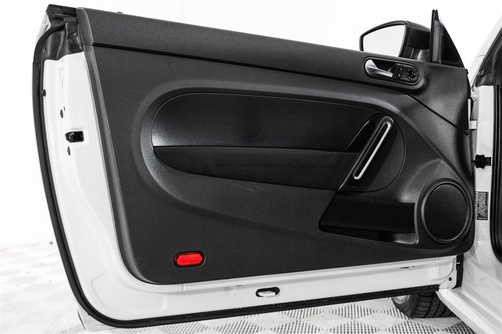 Used 2014 Volkswagen Beetle 1.8T image 30