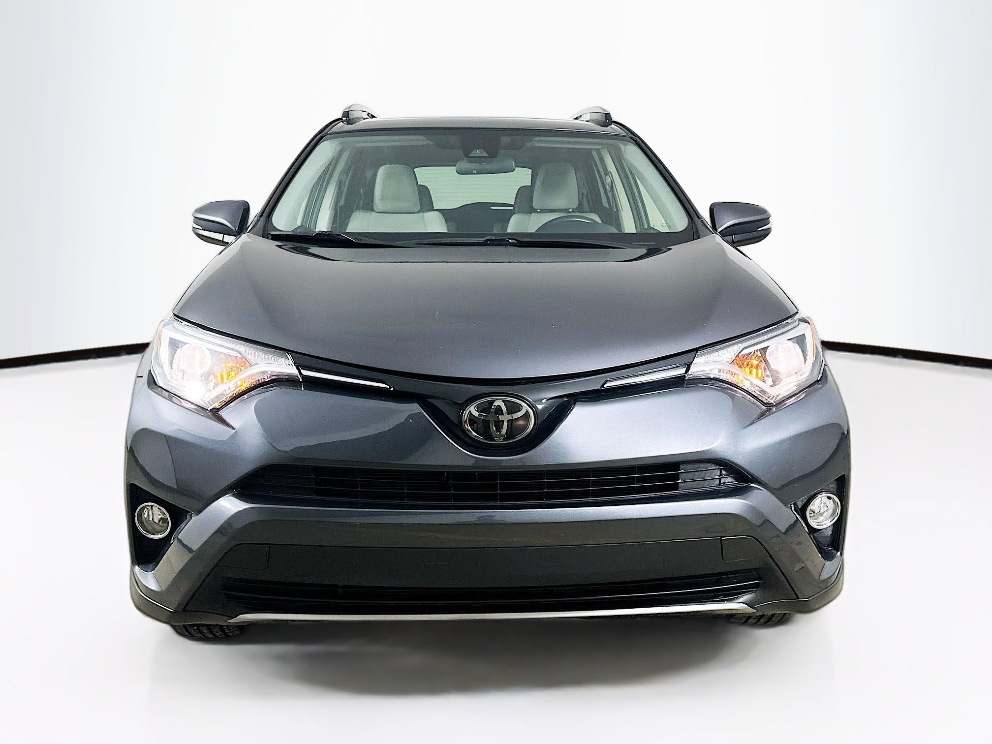 Used 2018 Toyota RAV4 XLE image 2