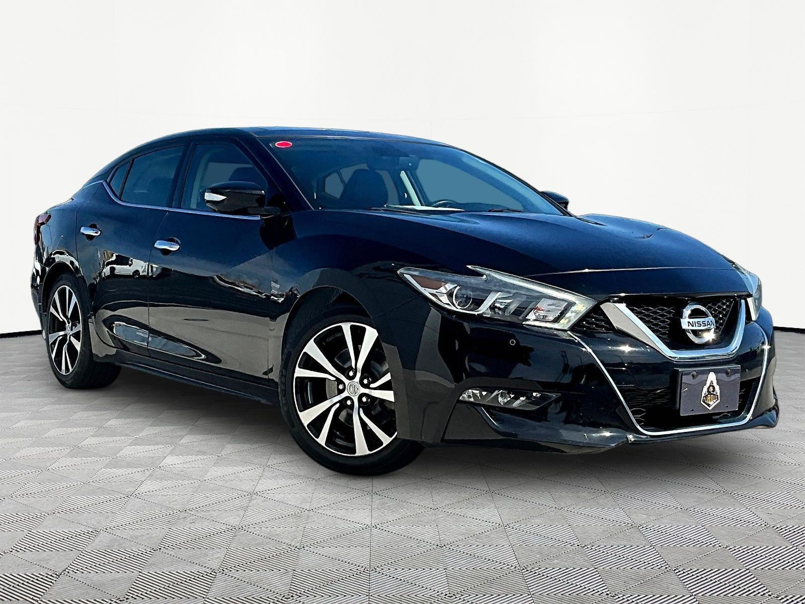 Used 2018 Nissan Maxima Platinum FWD image 3