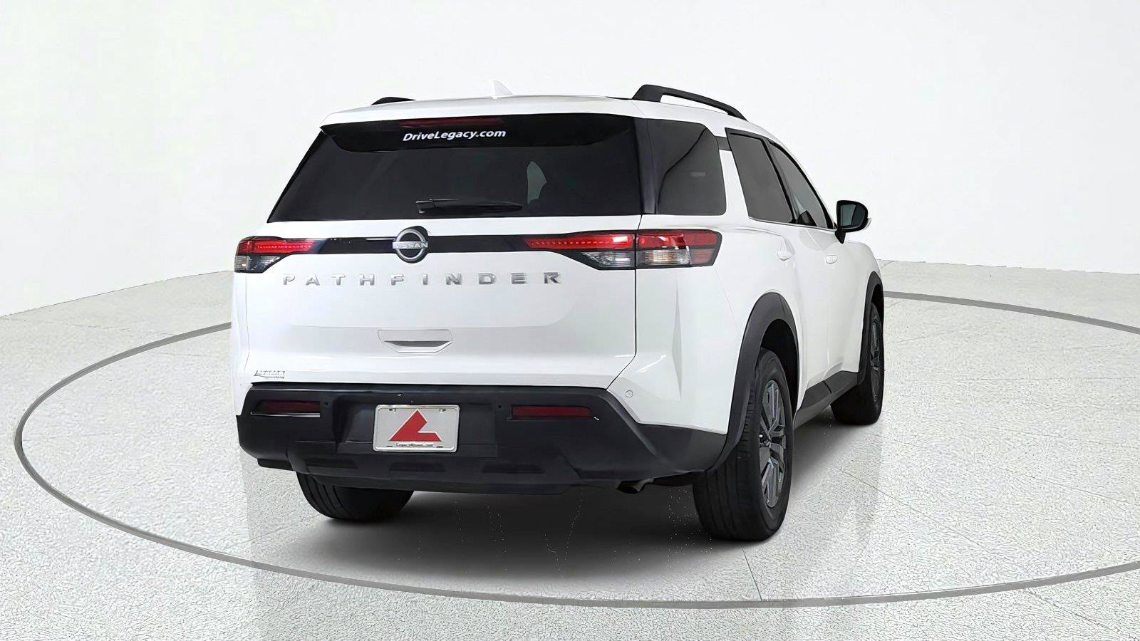 Certified 2025 Nissan Pathfinder SV FWD image 6