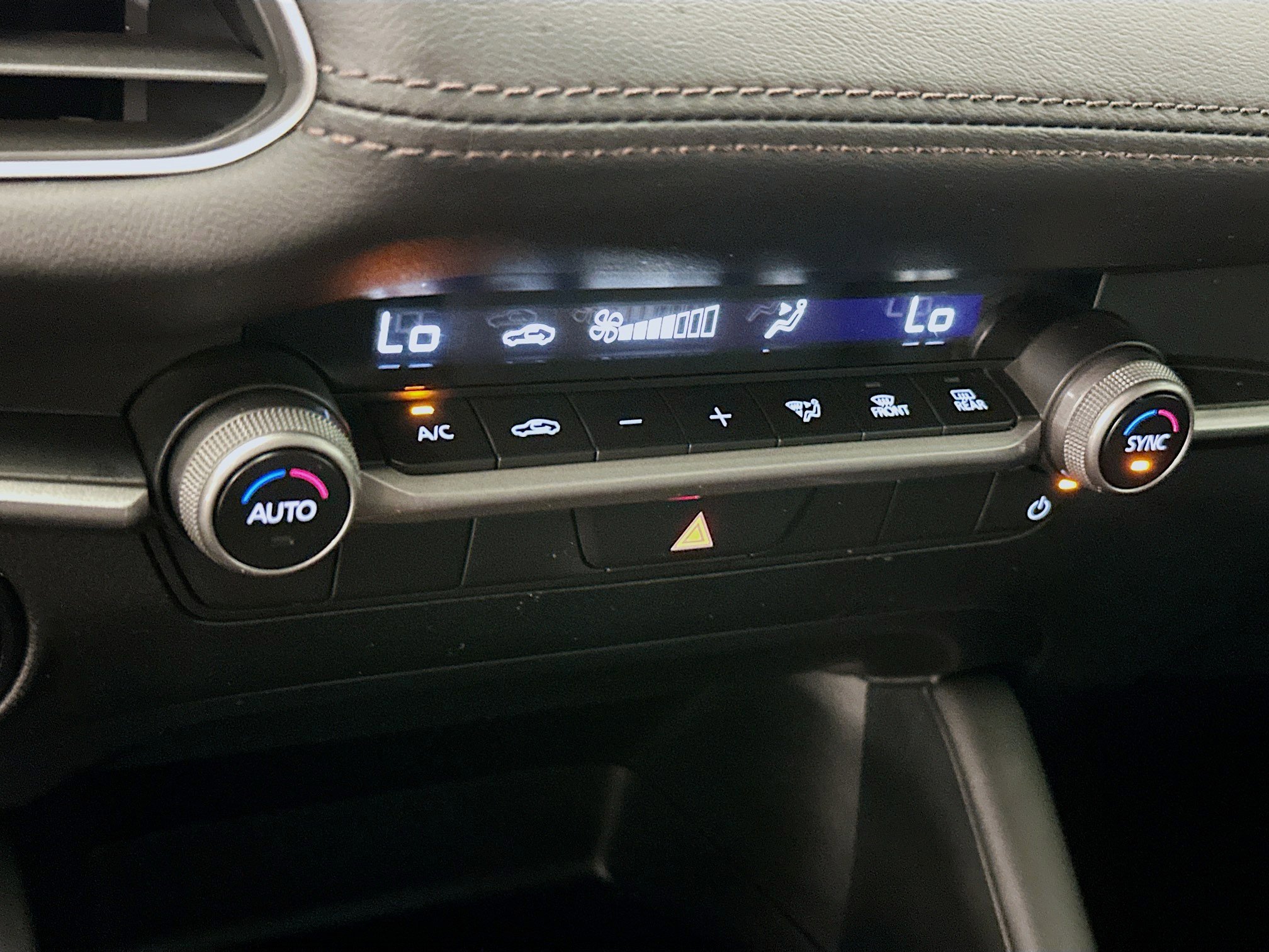 Used 2024 MAZDA MAZDA3 s image 24