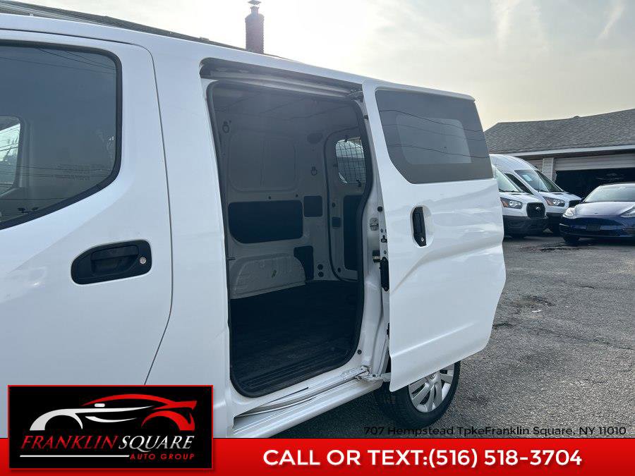 Used 2021 Nissan NV200 SV w/ Sliding Door Glass Package image 30