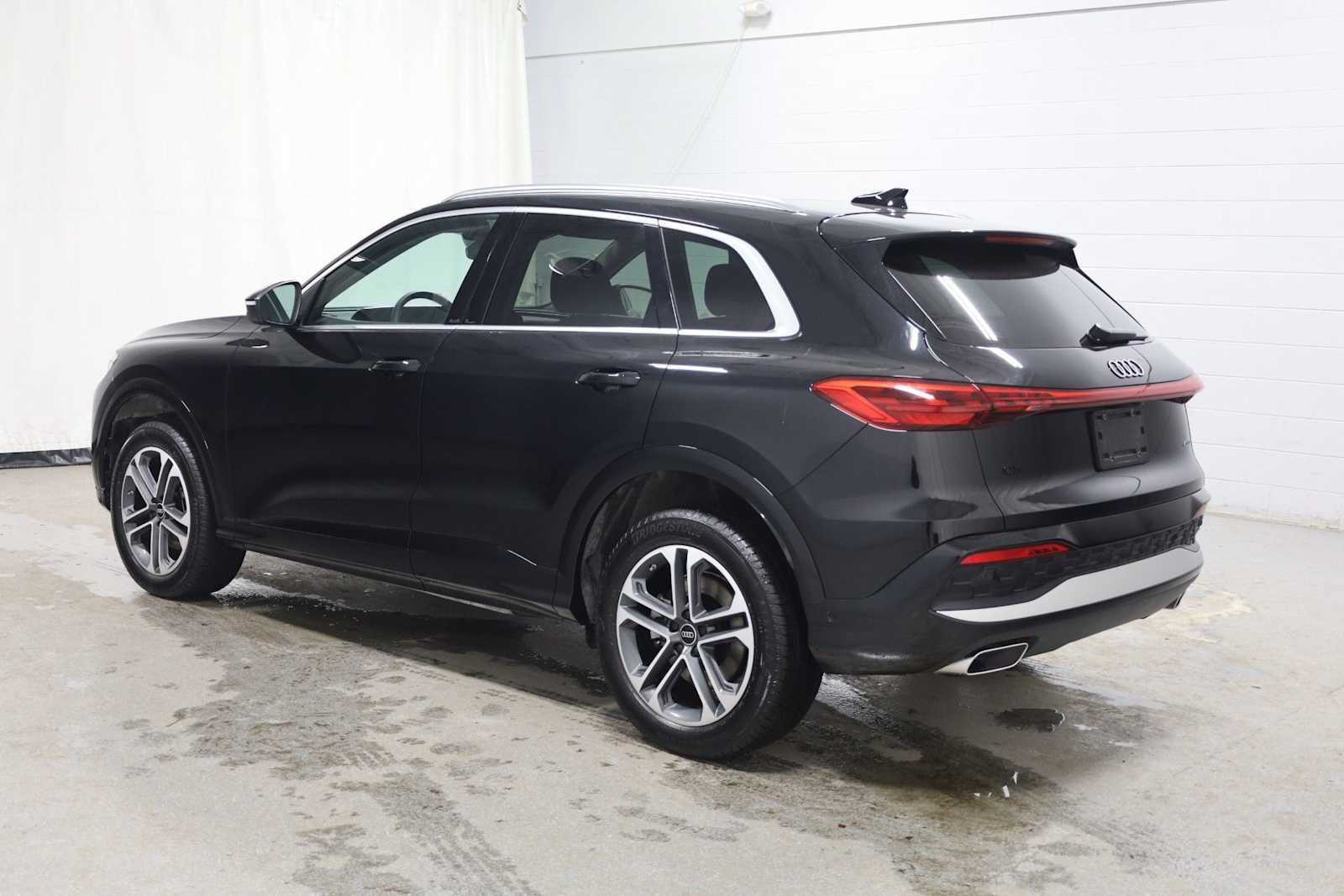 Certified 2025 Audi Q5 Premium Plus w/ Premium Plus image 3