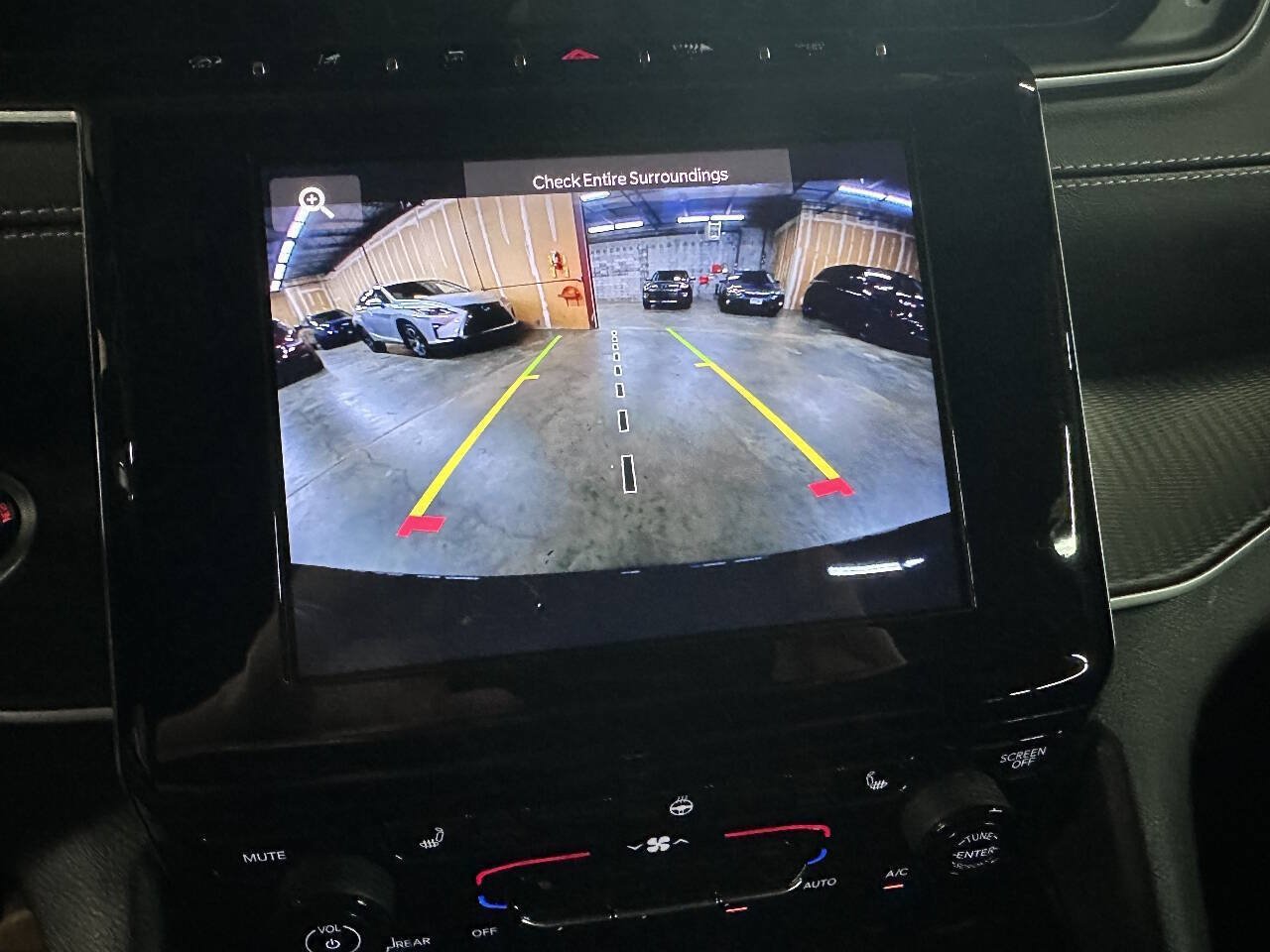 Used 2023 Jeep Grand Cherokee L Laredo AWD/4WD image 12