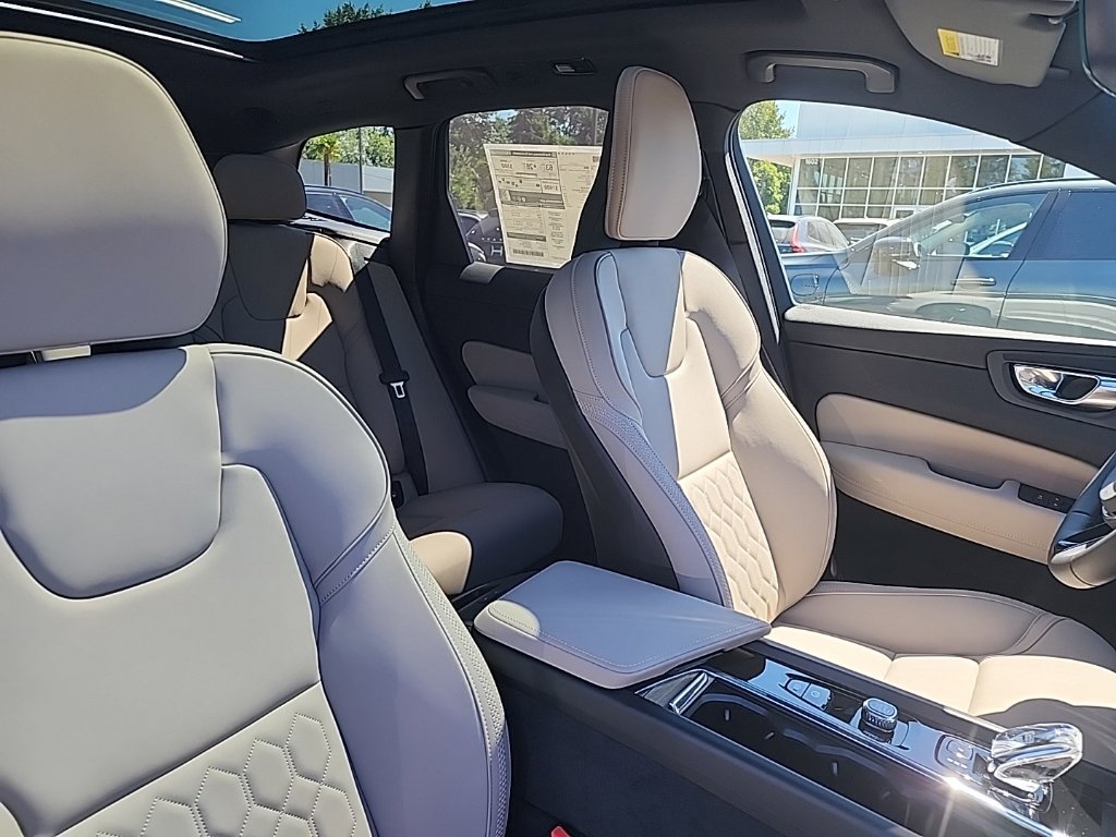 New 2026 Volvo XC60 T8 Plus w/ Climate Package AWD/4WD image 20