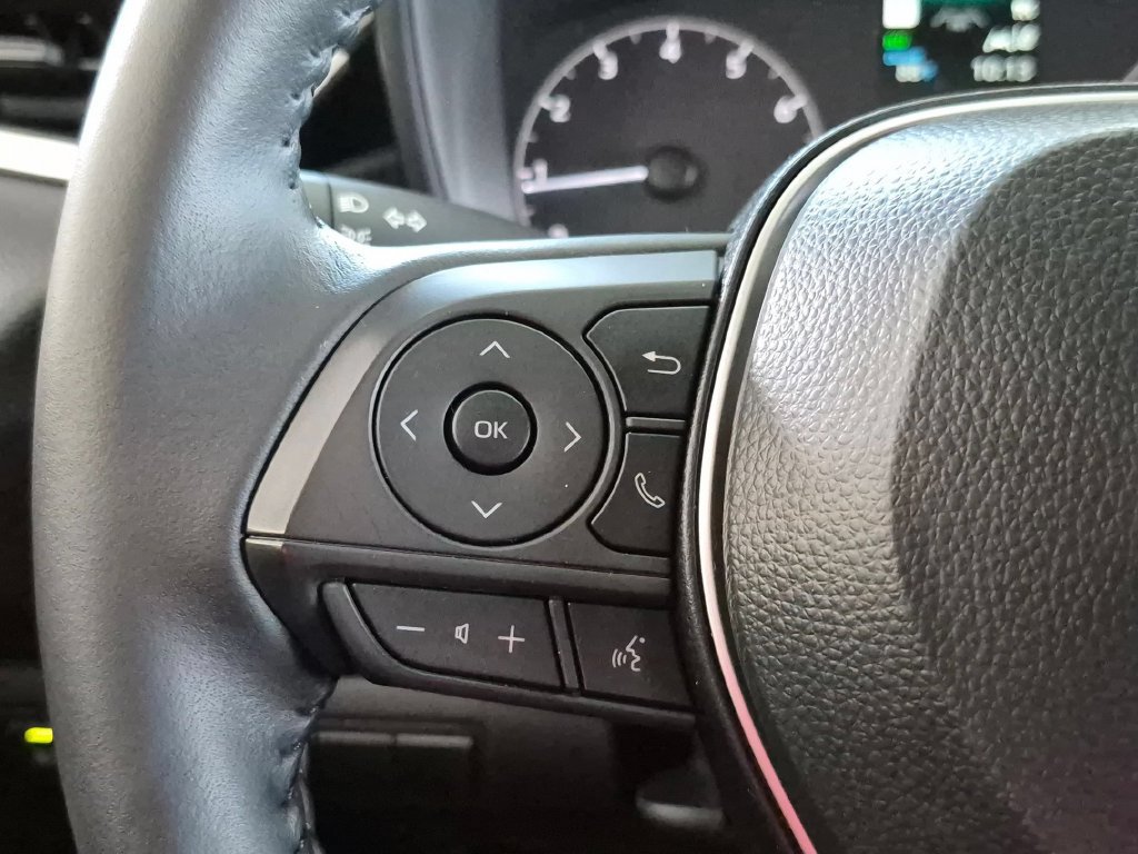Used 2025 Toyota Corolla SE FWD image 13