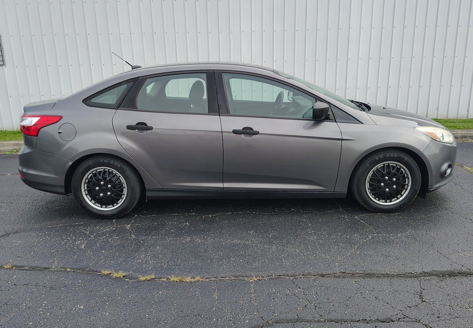 Used 2014 Ford Focus S FWD image 4