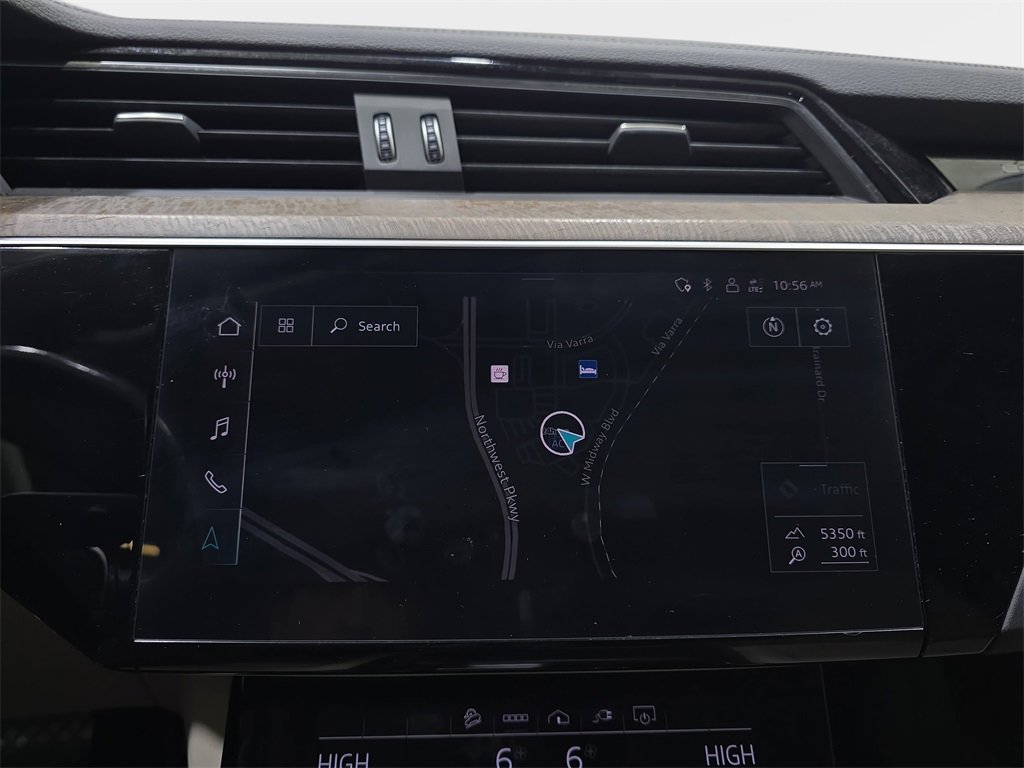 Used 2021 Audi e-tron Premium Plus w/ Premium Plus Package image 24