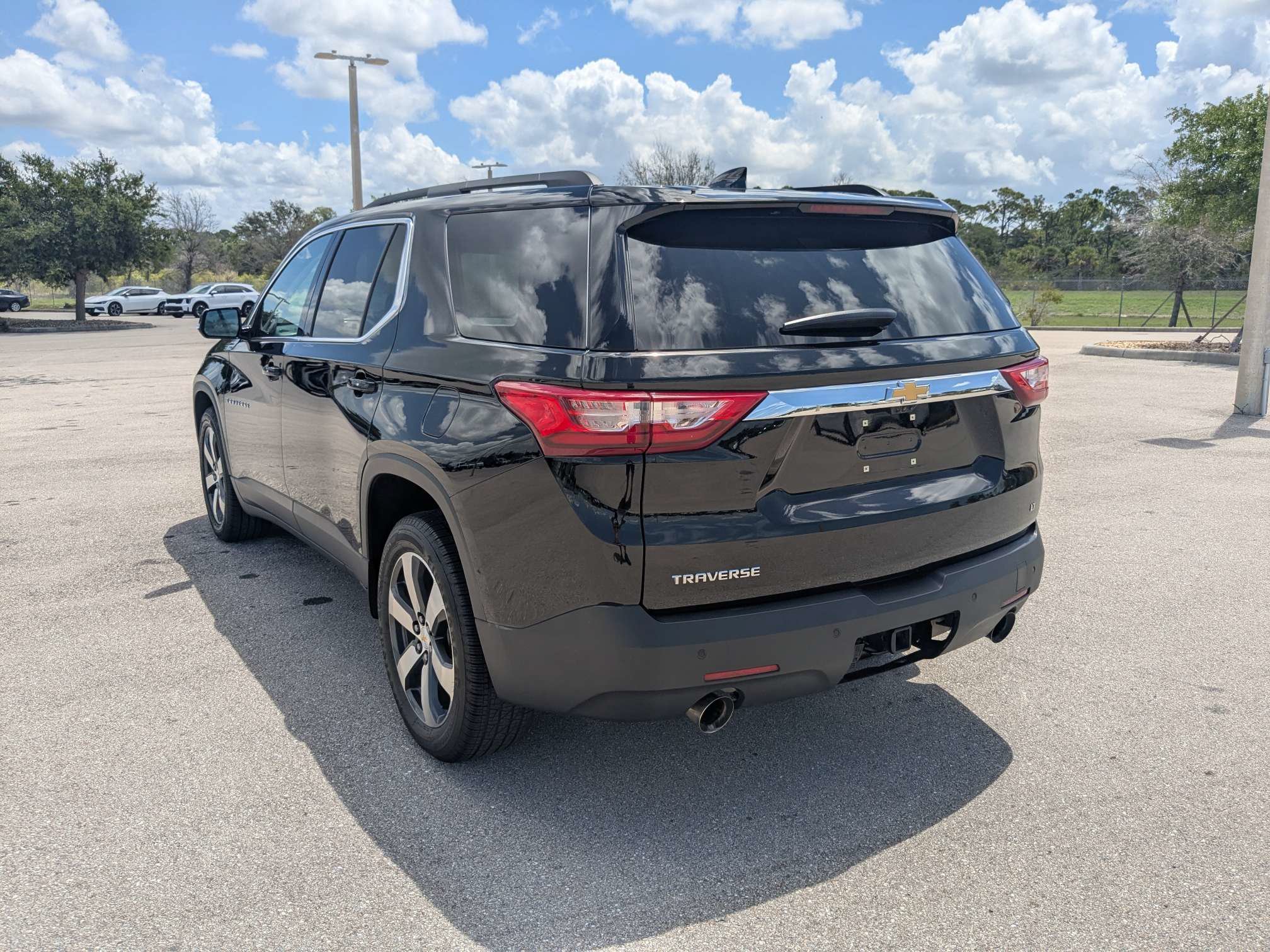 Used 2019 Chevrolet Traverse LT w/ LT Premium Package FWD image 7
