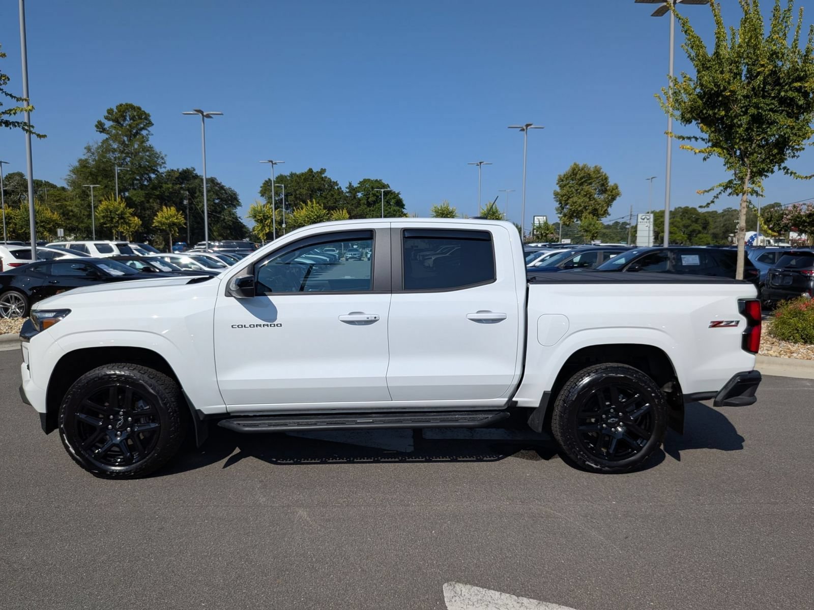 Used 2025 Chevrolet Colorado Z71 w/ Z71 Convenience Package 2 AWD/4WD image 6