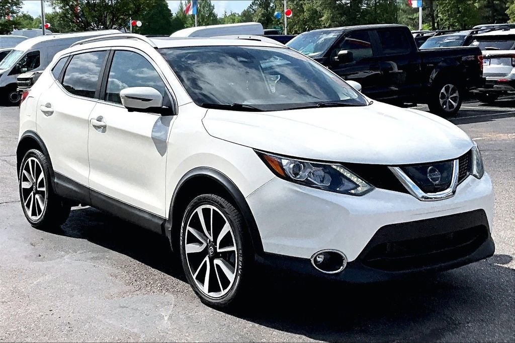 Used 2017 Nissan Rogue Sport SL w/ SL Premium Package image 1