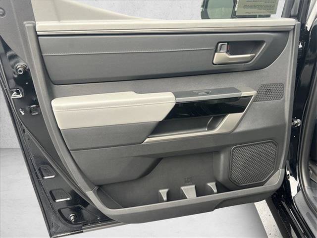 Used 2025 Toyota Tundra Limited AWD/4WD image 21