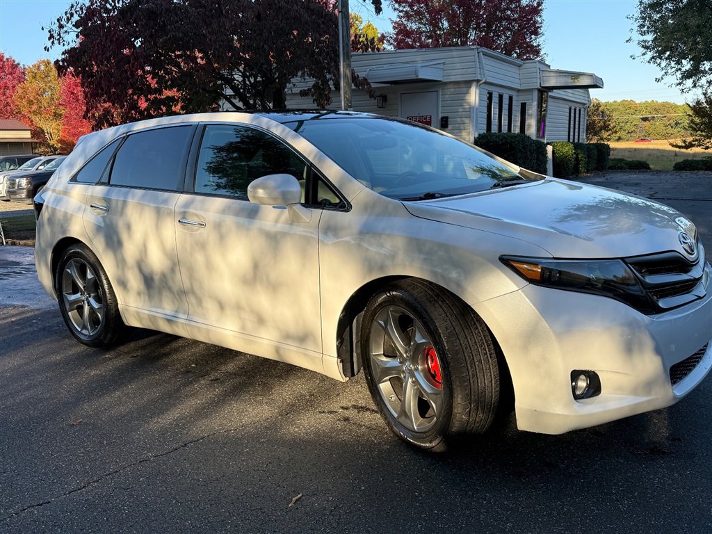 Used 2011 Toyota Venza w/ Convenience Pkg FWD image 7