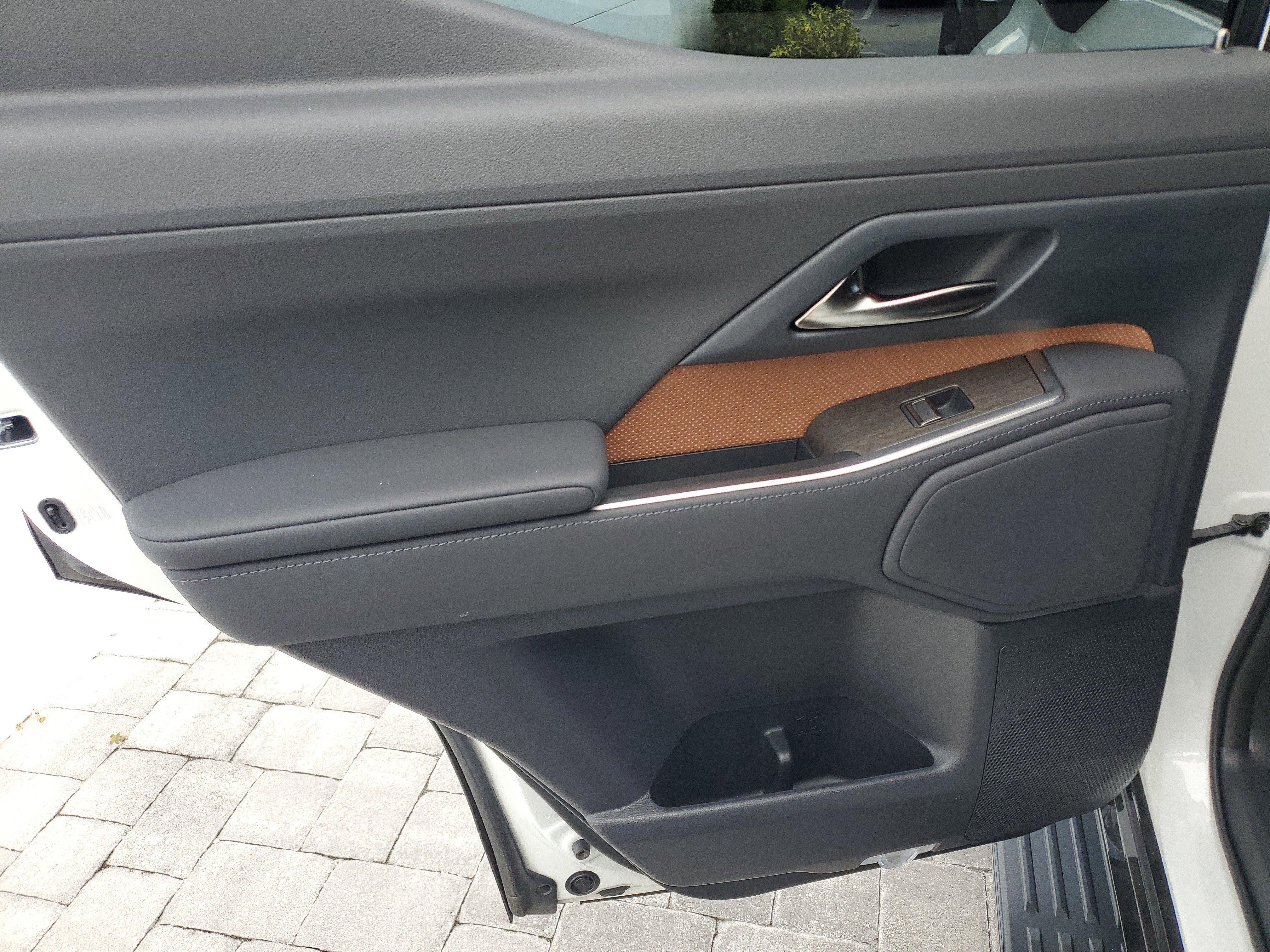 Used 2024 Lexus GX 550 image 11