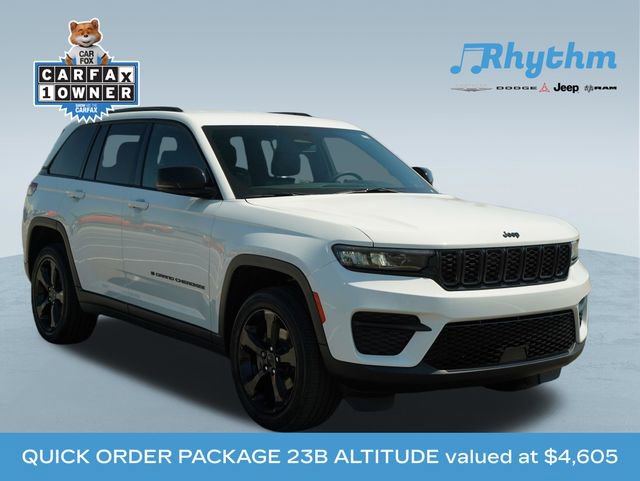 Used 2023 Jeep Grand Cherokee Altitude AWD/4WD image 1