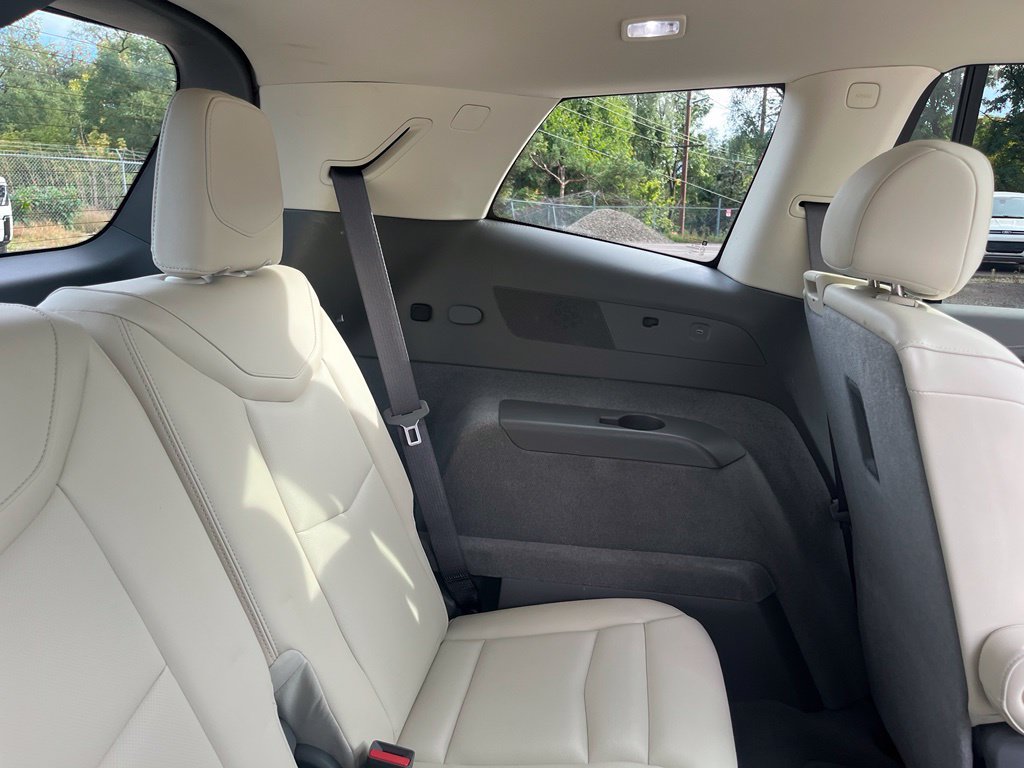 Used 2025 Cadillac XT6 Premium Luxury w/ LPO, Floor Liner Package AWD/4WD image 38