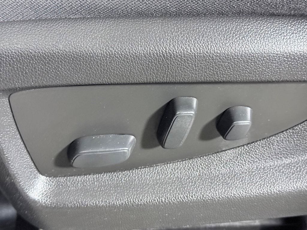 Used 2019 Chevrolet Tahoe LS AWD/4WD image 21