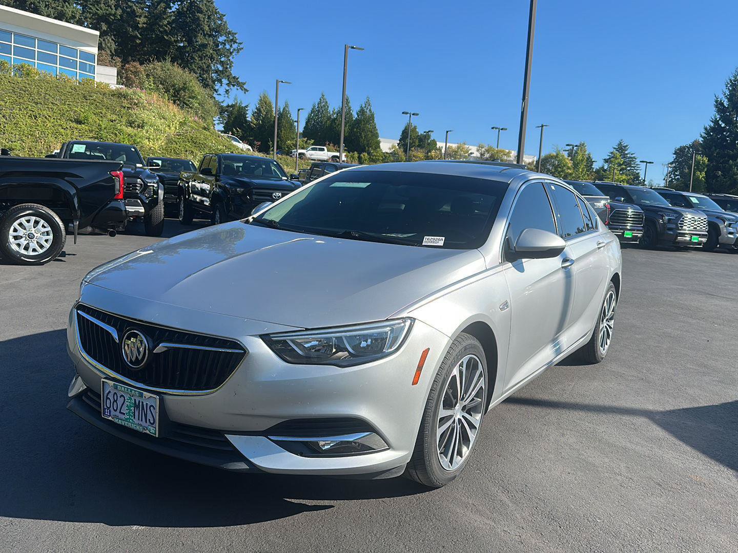 Used 2019 Buick Regal Preferred FWD image 1