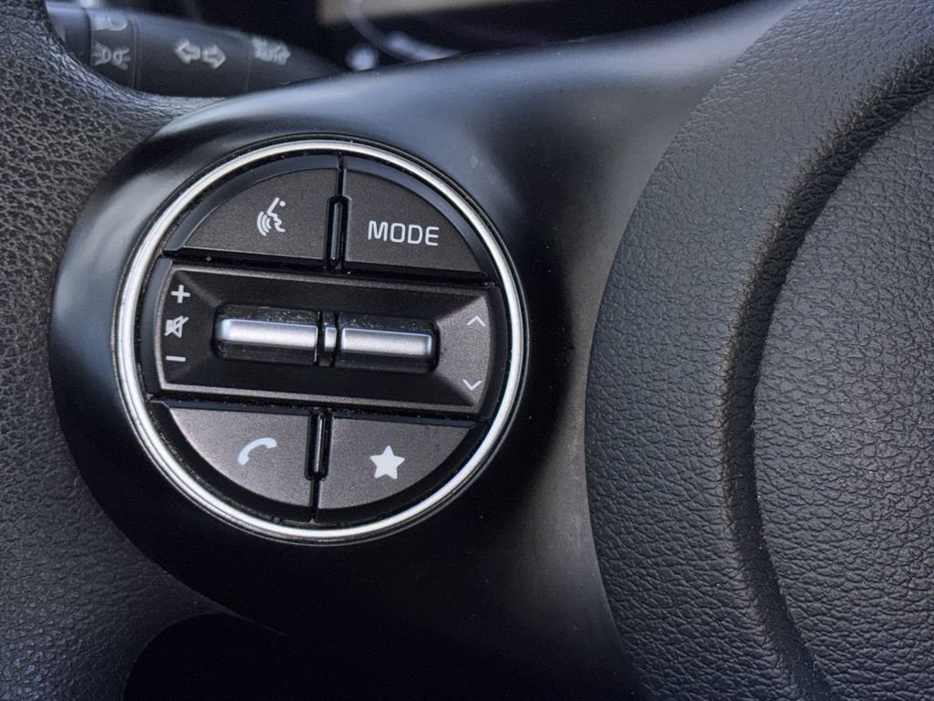Used 2024 Kia Soul LX w/ Option Group 015 FWD image 11