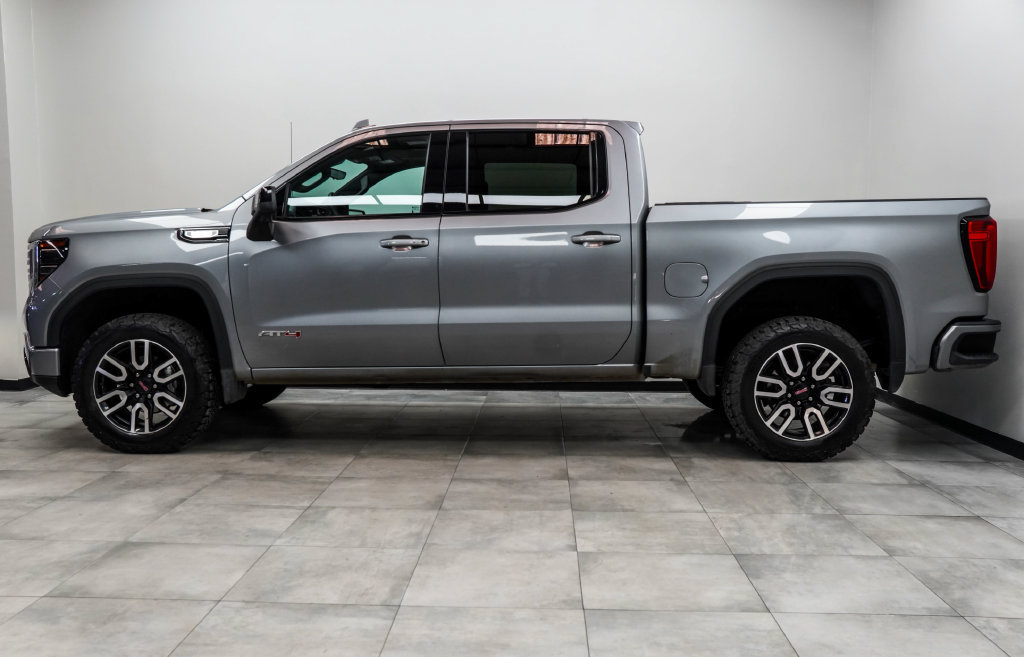 Used 2023 GMC Sierra 1500 AT4 w/ Technology Package AWD/4WD image 9