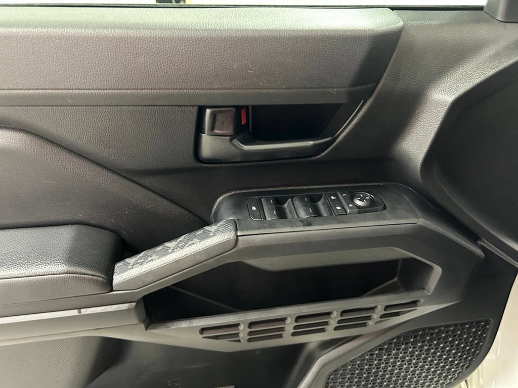Certified 2024 Toyota Tacoma SR AWD/4WD image 16