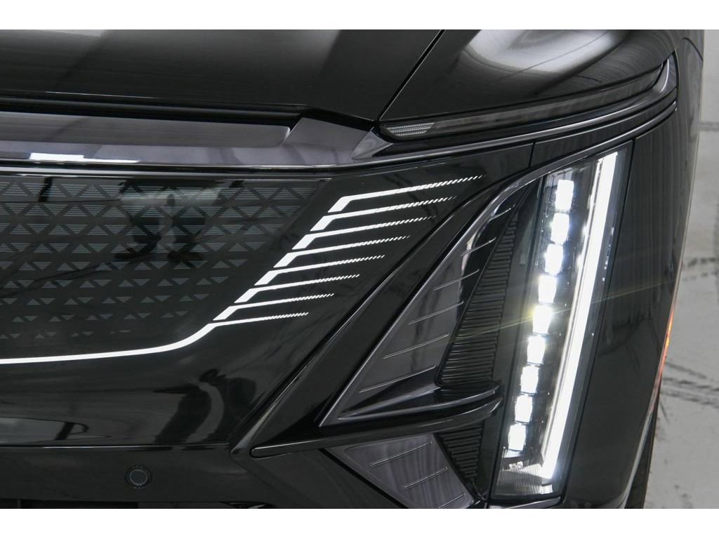 New 2025 Cadillac Lyriq Sport image 9