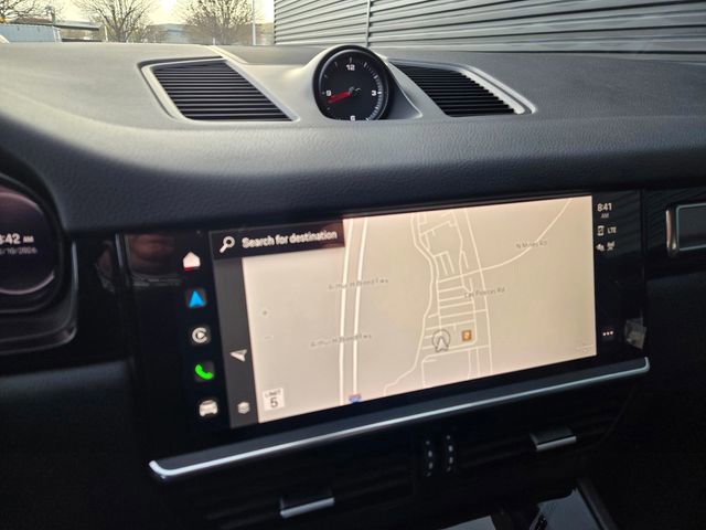 Used 2022 Porsche Cayenne Platinum Edition image 22