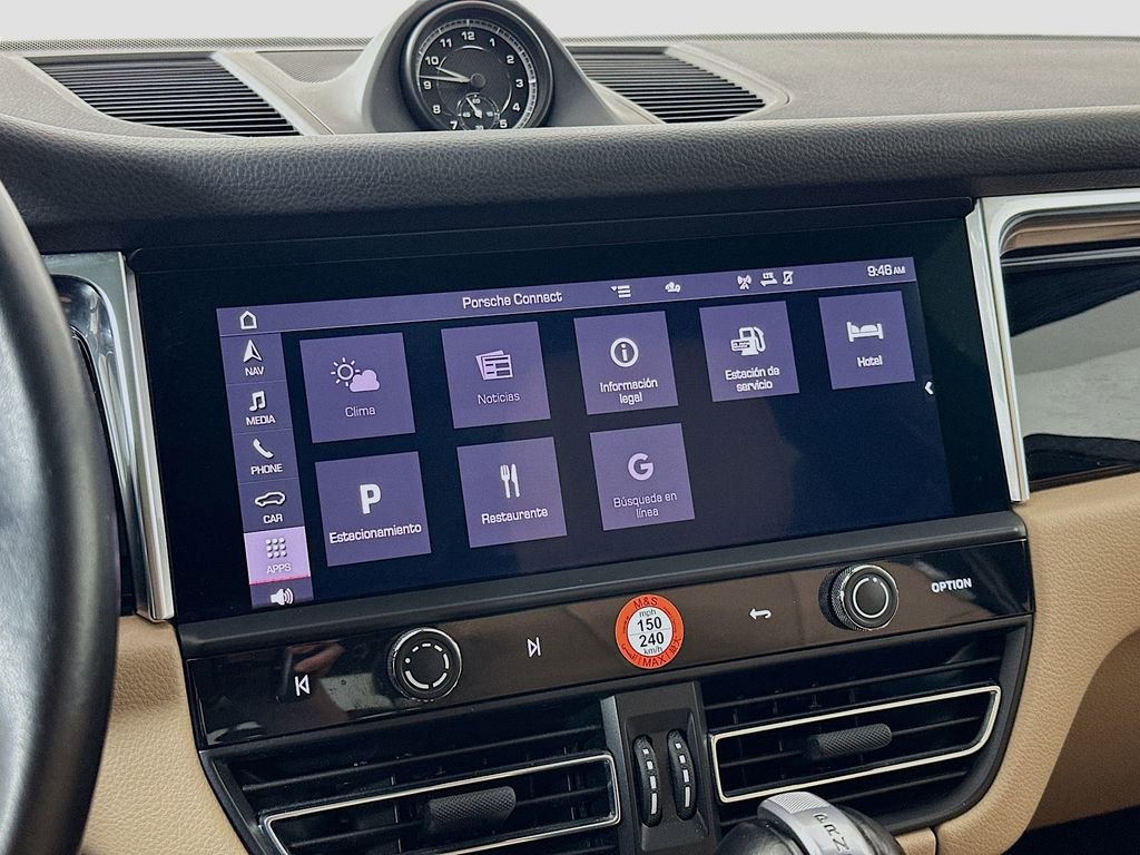 Certified 2023 Porsche Macan image 15