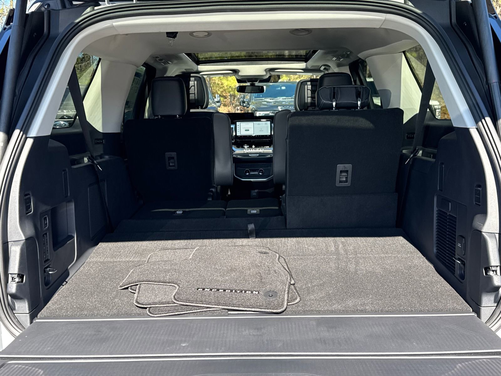 New 2026 Ford Expedition Max Platinum w/ Driver's Package AWD/4WD image 21