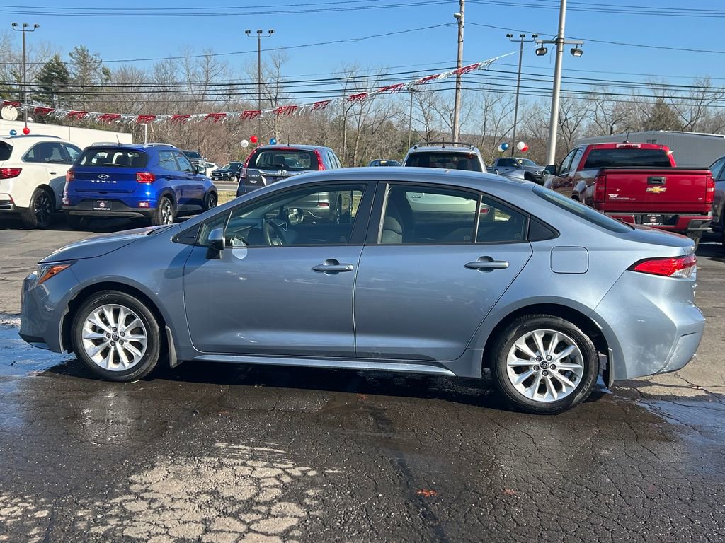 Used 2021 Toyota Corolla LE w/ LE Convenience Package image 9