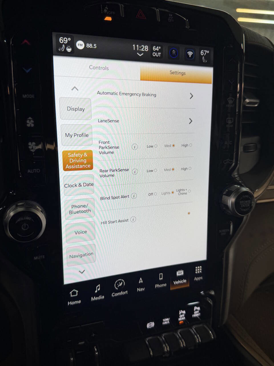 Used 2024 RAM 2500 Limited w/ Safety Group image 54