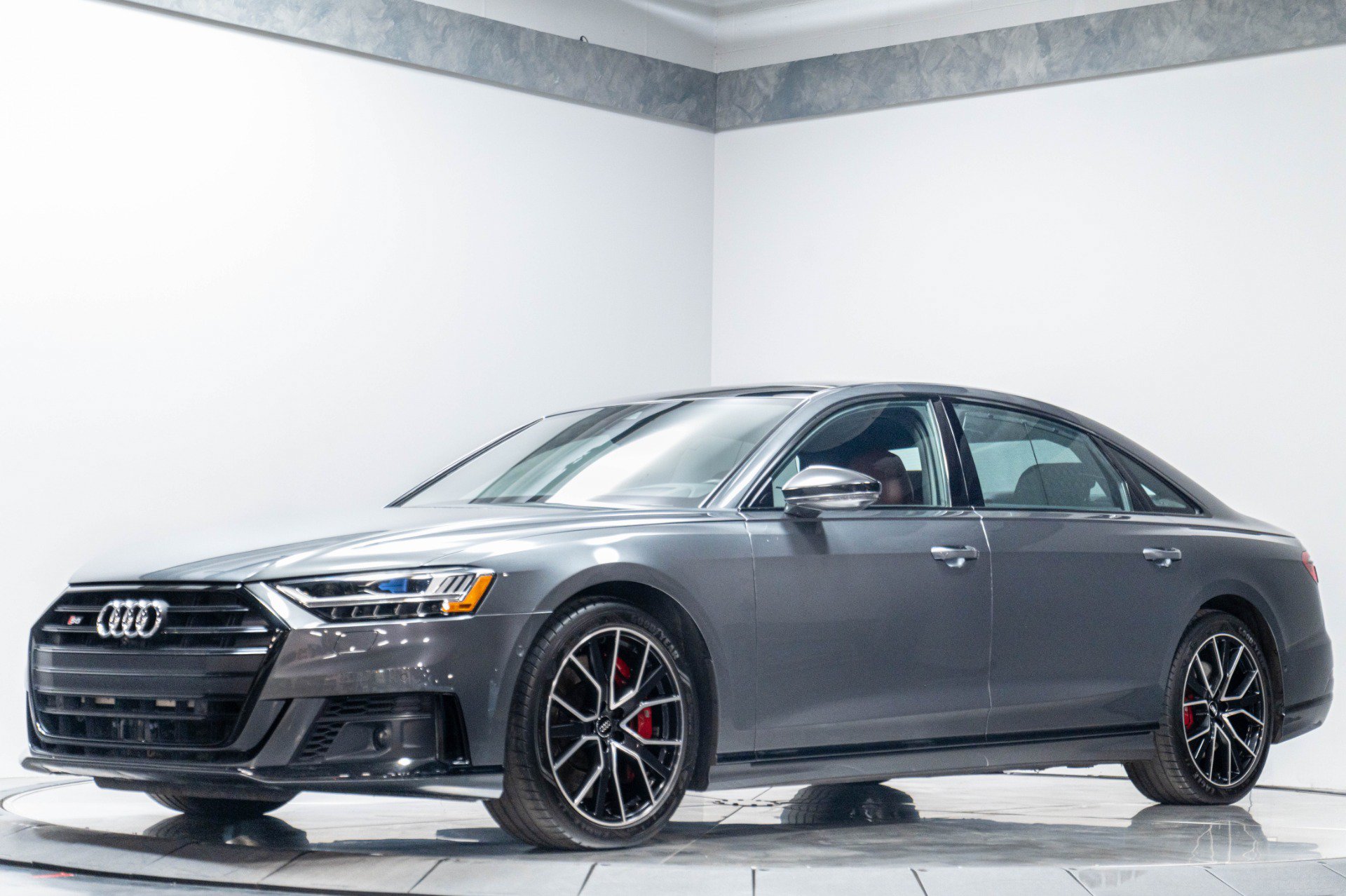 Used 2020 Audi S8 L AWD/4WD image 2
