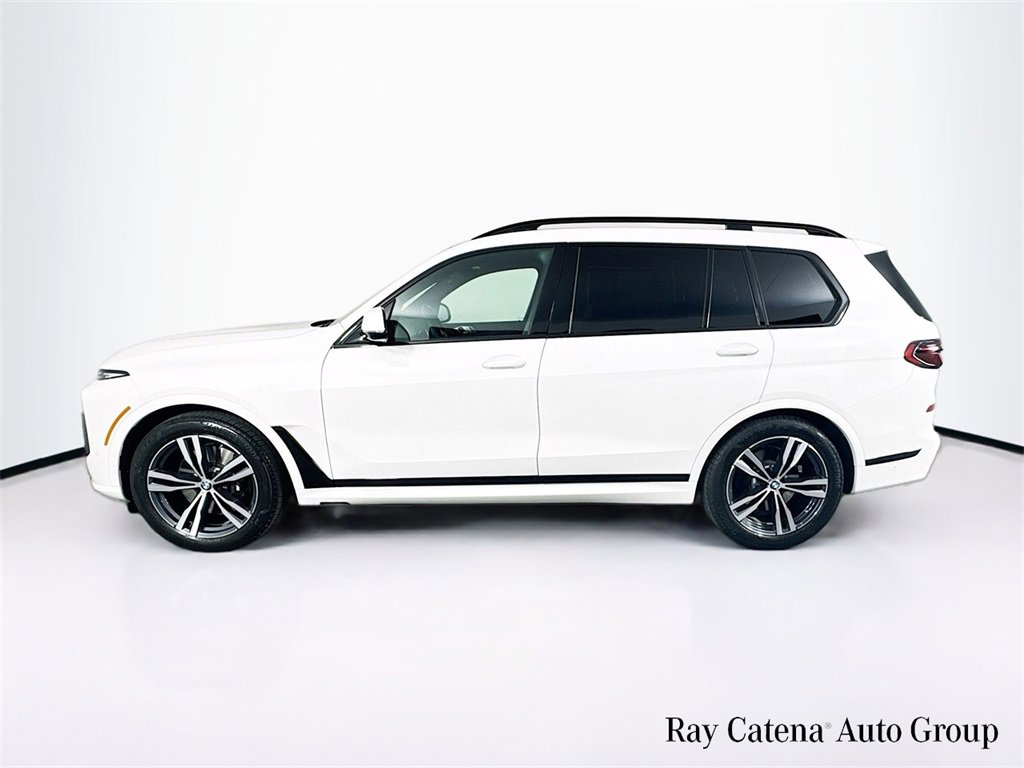 Used 2026 BMW X7 xDrive40i w/ Executive Package image 4
