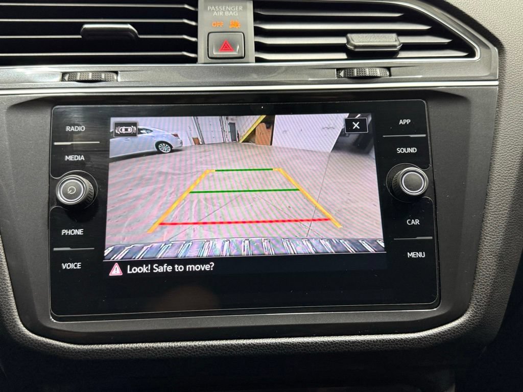 Used 2022 Volkswagen Tiguan SE AWD/4WD image 33