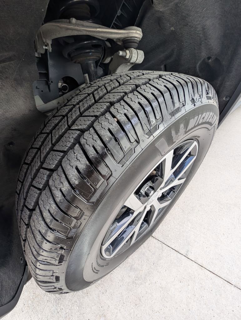 Used 2024 Jeep Grand Cherokee Limited image 43