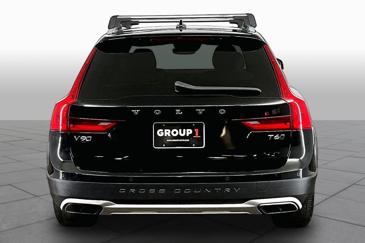 Used 2020 Volvo V90 T6 Cross Country AWD/4WD image 5