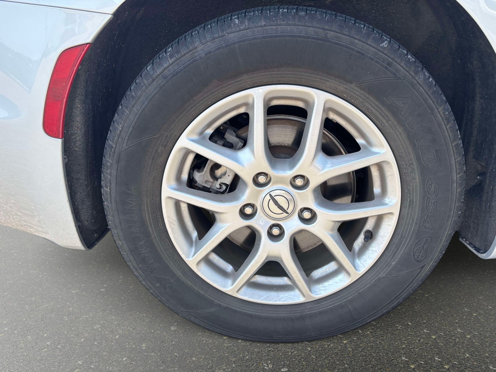 Used 2024 Chrysler Pacifica Touring-L FWD image 11