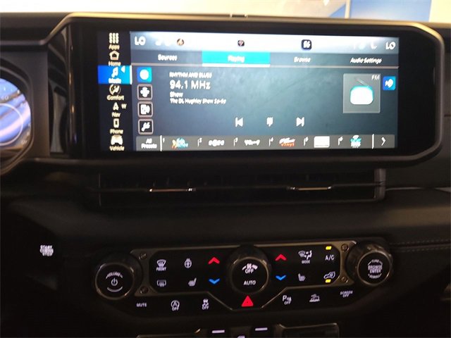 Used 2024 Jeep Gladiator Mojave image 16