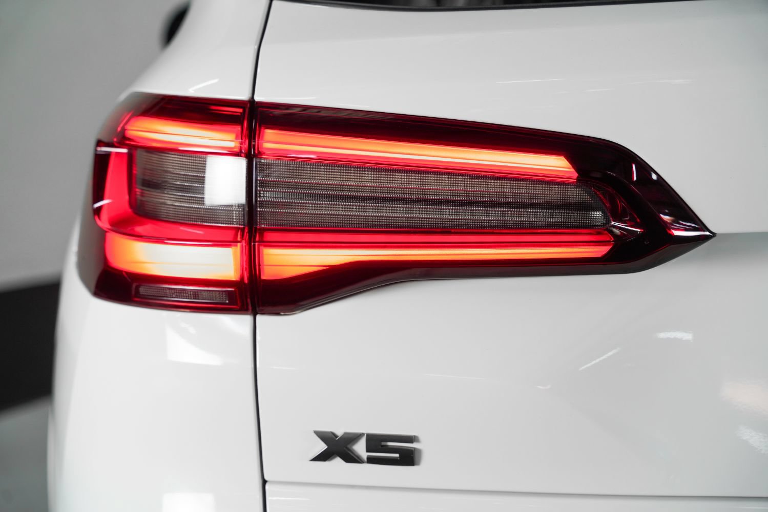Used 2023 BMW X5 M50i w/ Executive Package AWD/4WD image 19