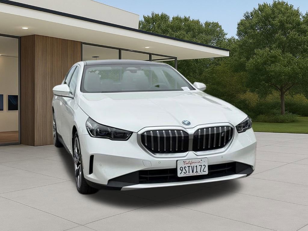 Used 2025 BMW i5 xDrive40 w/ Premium Package AWD/4WD image 5