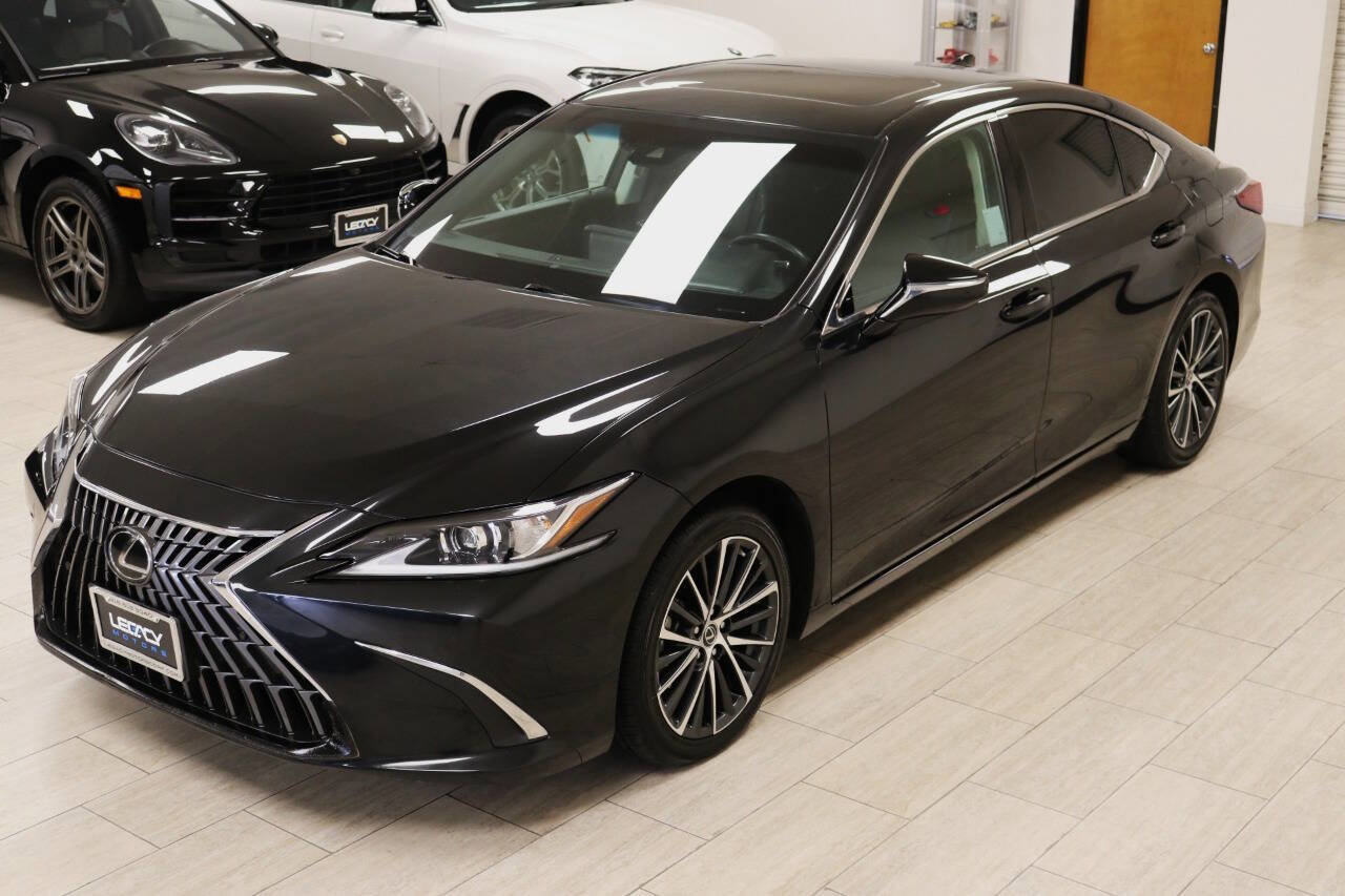 Used 2023 Lexus ES 350 w/ Premium Package image 2