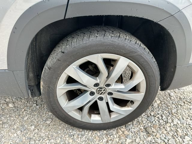 Used 2023 Volkswagen Taos SE w/ Panoramic Sunroof Package FWD image 47