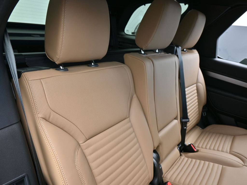 Used 2026 Land Rover Discovery Limited Edition image 45