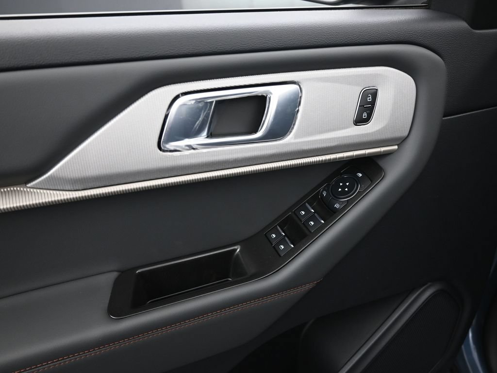 New 2026 Ford Explorer Active RWD image 10
