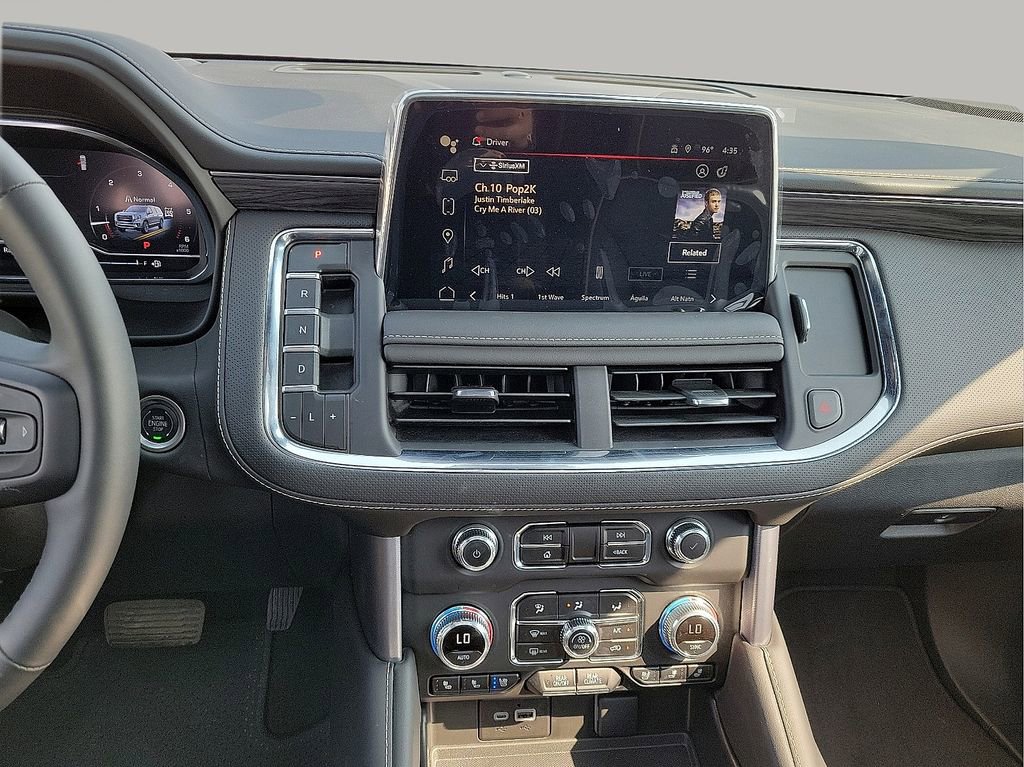 Used 2024 GMC Yukon XL SLT w/ SLT Premium Package image 4