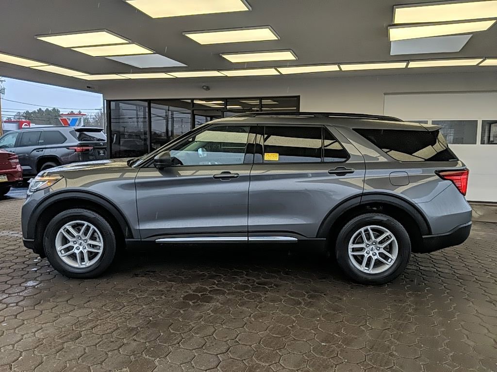 Used 2025 Ford Explorer Active image 10