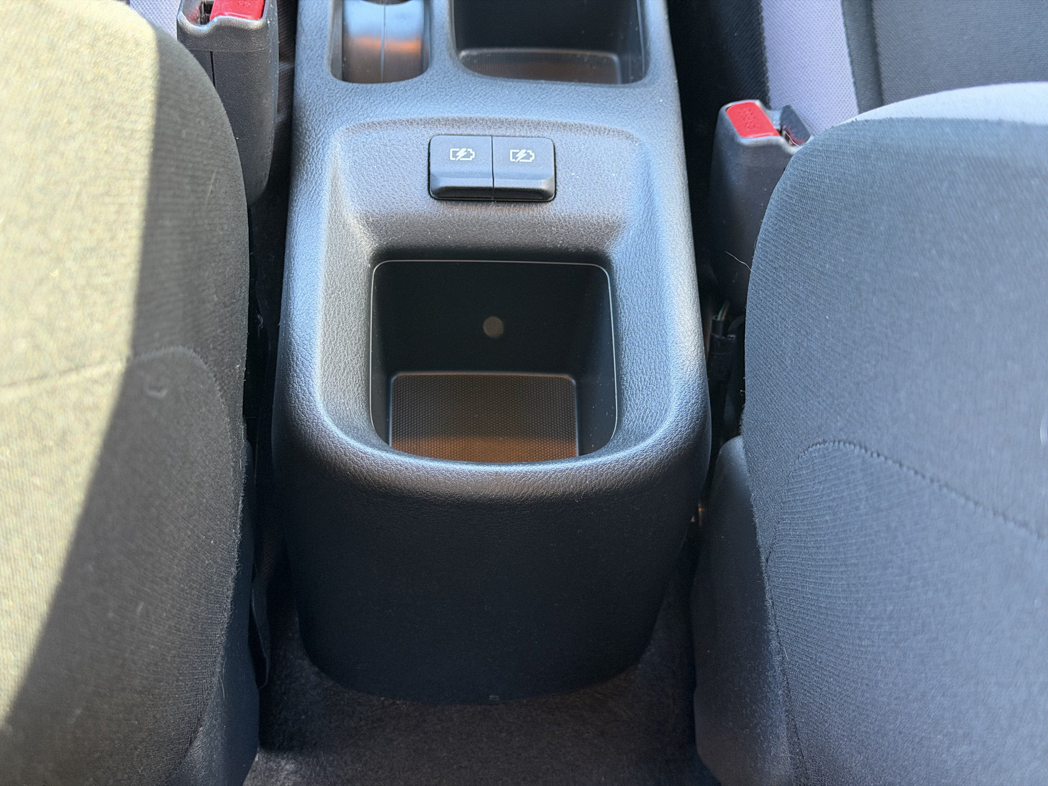 Used 2025 Nissan Versa S w/ Trunk Package FWD image 13