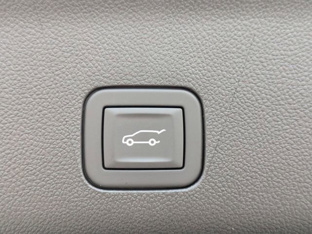 New 2025 Chevrolet Suburban Premier w/ Sun And Tow Package image 36